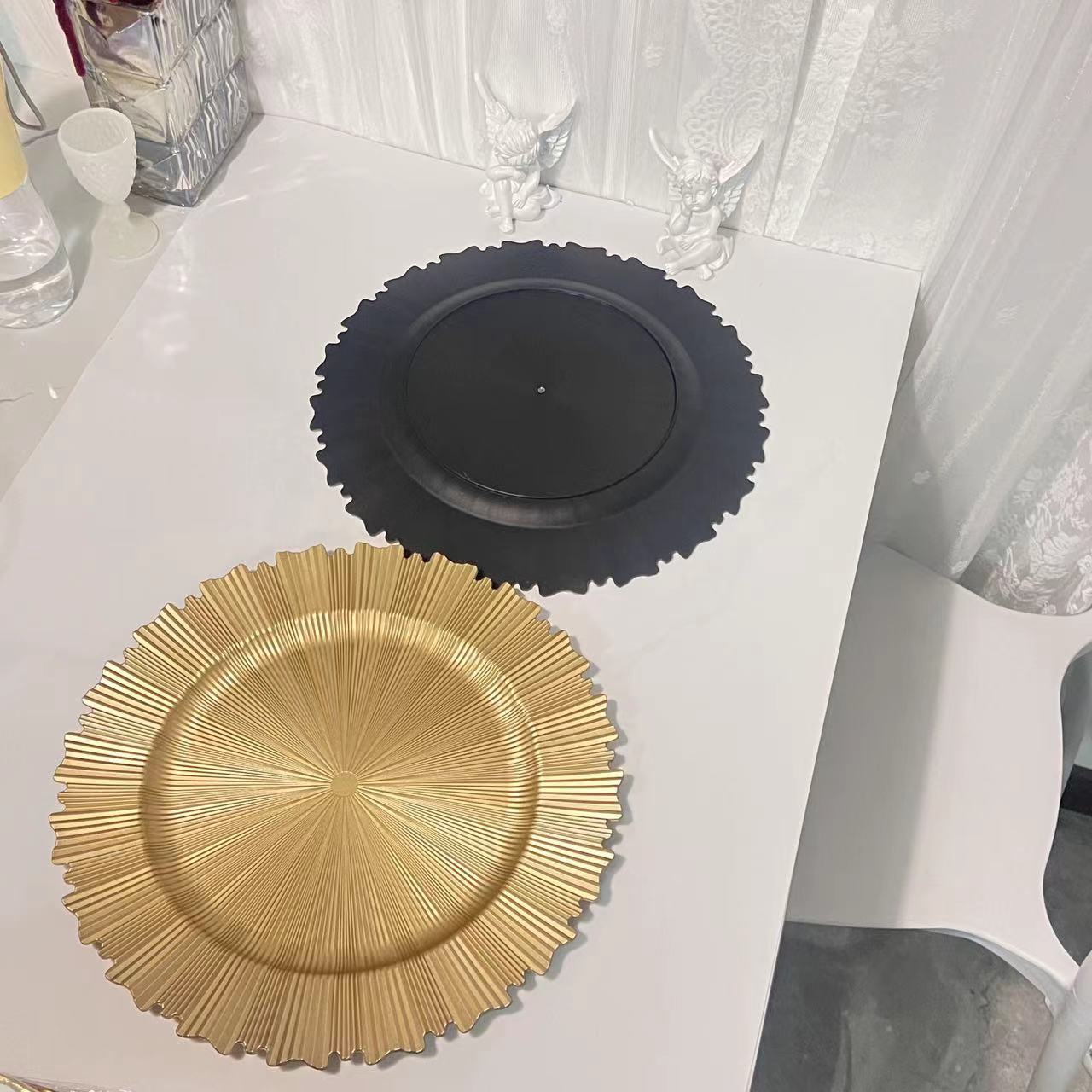 Uniquelina wholesale 13inch Round plastic Rim Charger Plates Gold Round Reef gold plastic Charger Plates for Dinner,Wedding,Party,Event Decoration