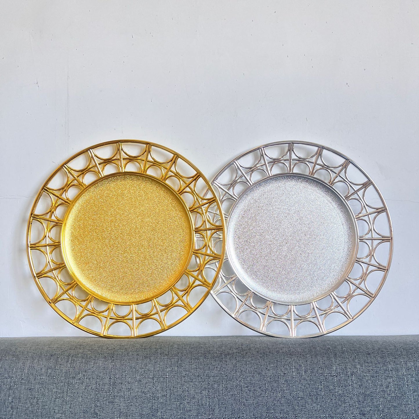 Uniquelina 13-Inch Charger Plates , Gold Textured Rim, for Elegant Dining - Ideal for Weddings and Formal Events