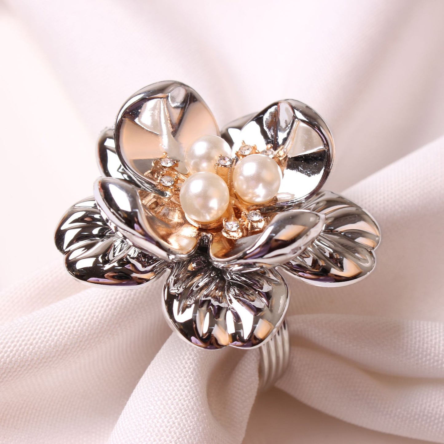 6pcs/lot New Napkin Ring Pearl Flower Napkin Button Electroplating Rose Flower Dinner Ring